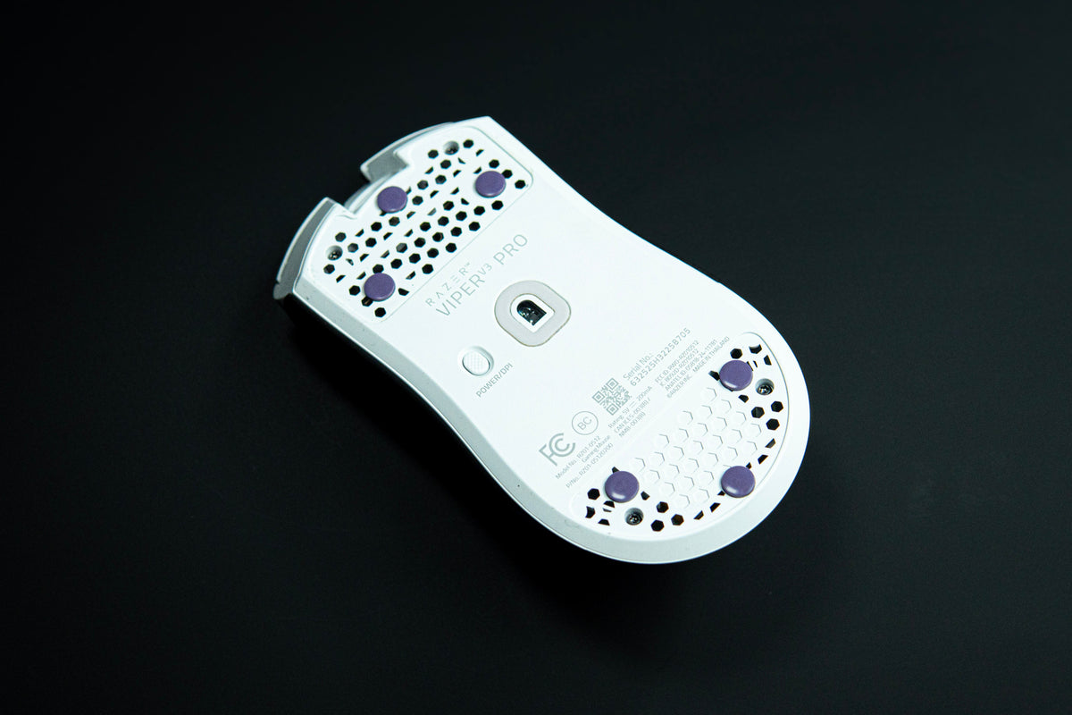 Razer Viper V3 Pro with Xraypad Obsidian Skates